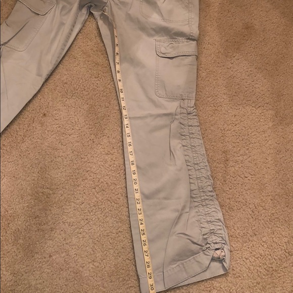 AMERICAN EAGLE OUTFITTERS - Khaki Pants - Size 6 - Picture 8 of 9